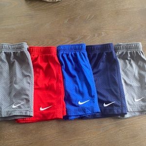 5 pairs of Nike shorts size “S” “5”